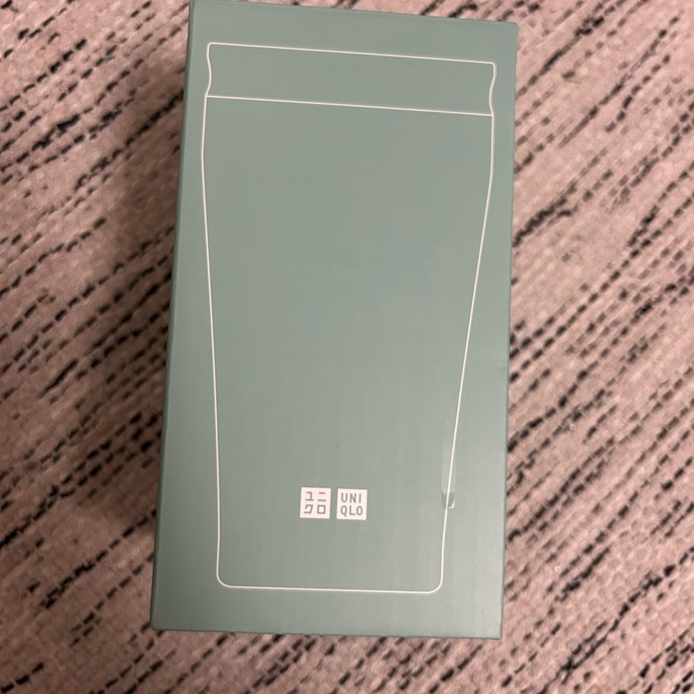 NIB UNIQLO 40TH Anniversary Teal Stainless Steel Portable Tumbler Bottle